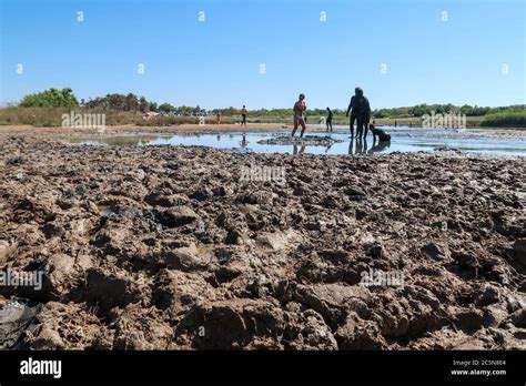 cleaning mud Croatia|Nin's medicinal mud lagoon .